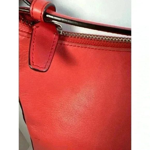 Coach purse - Picture 4 of 7